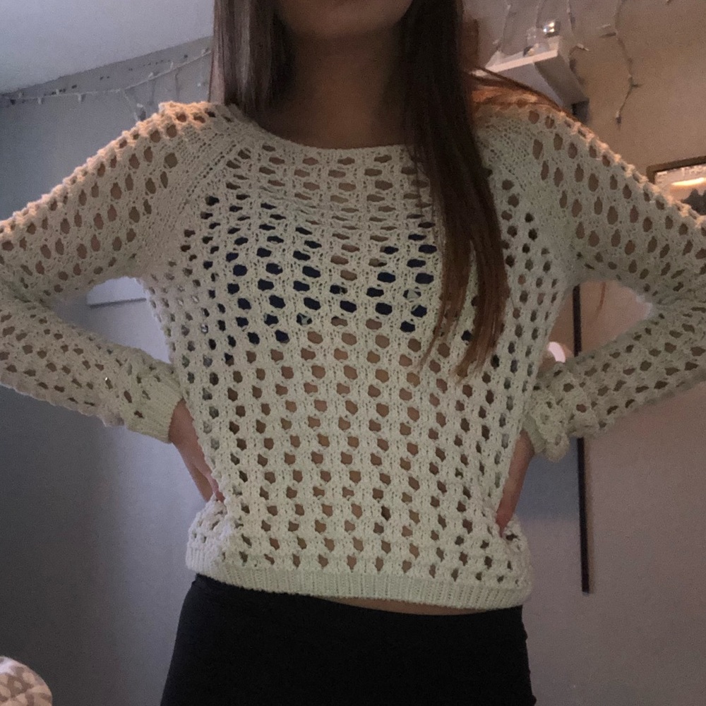 sweater - Picture 2 of 3